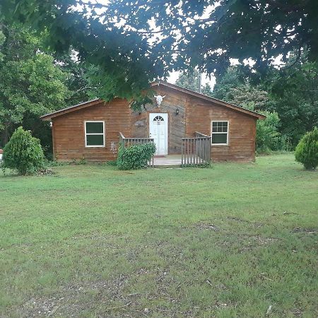 Cedar Cabin Located On A Buffalo Farm Marshall Exteriör bild